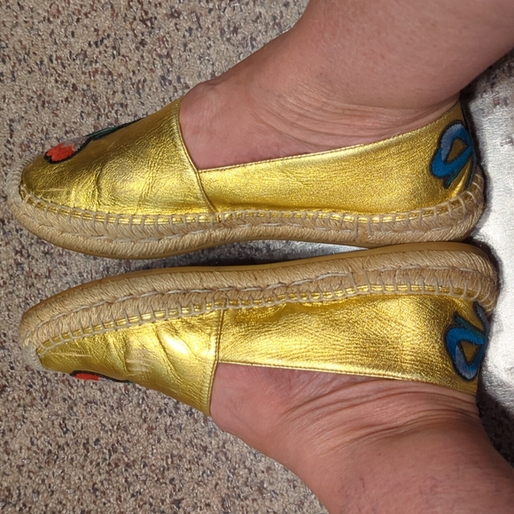 Gucci Pilar Leather Floral Embroidered Espadrilles - Picture 2 of 7